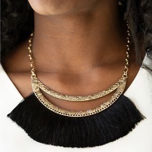 Mane Event gold necklace and earrings -paparazzi 82b